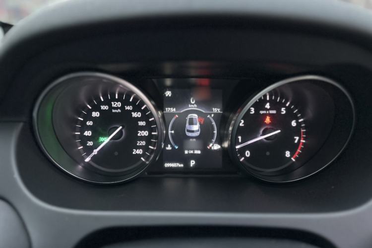 Used Land Rover Discovery Sport 2018 240 PS HSE Version Instrument Cluster