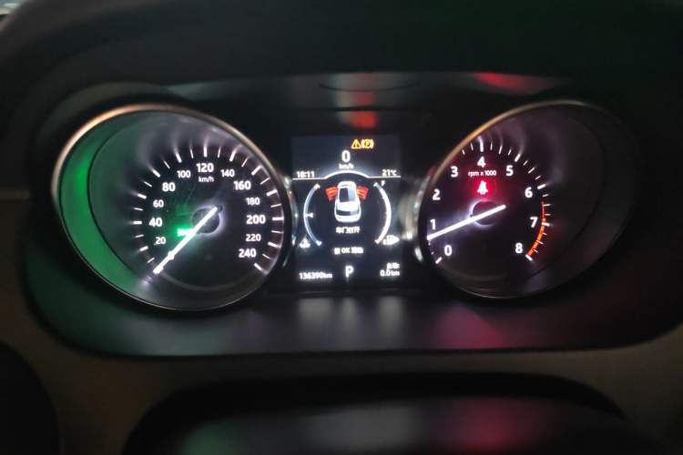 Used Land Rover Discovery Sport 2018 240 PS SE Version Instrument Cluster