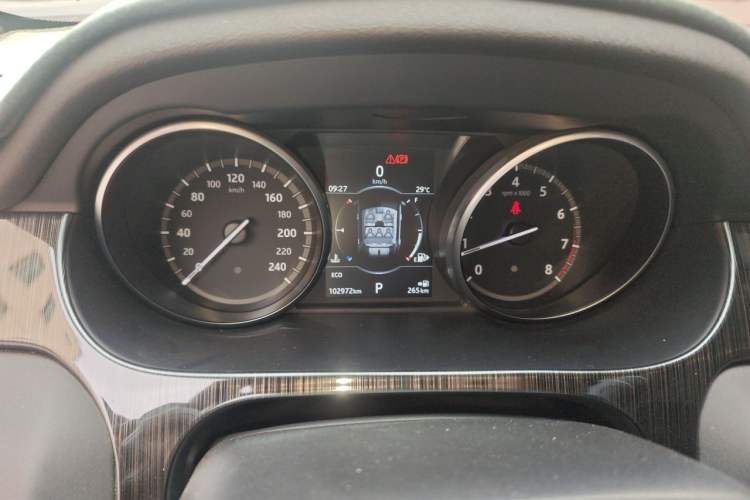 Used Land Rover Discovery Sport 2018 240 PS SE Version Instrument Cluster