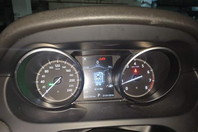 Used Land Rover Discovery Sport 2018 240 PS SE Version Instrument Cluster