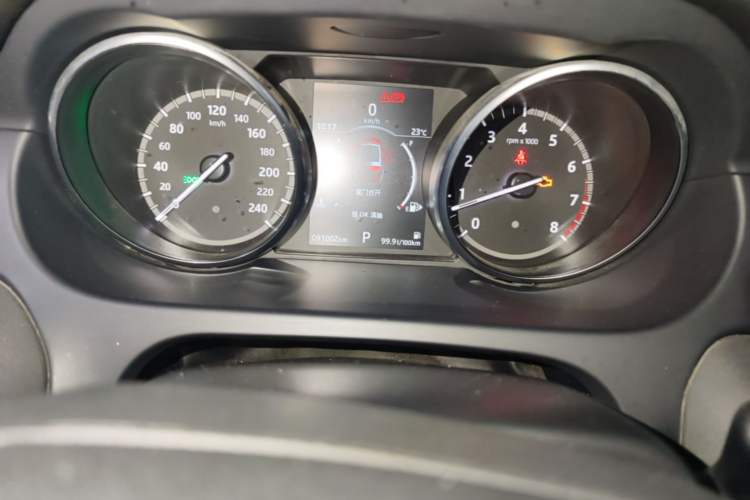Used Land Rover Discovery Sport 2018 240 PS SE Version Instrument Cluster