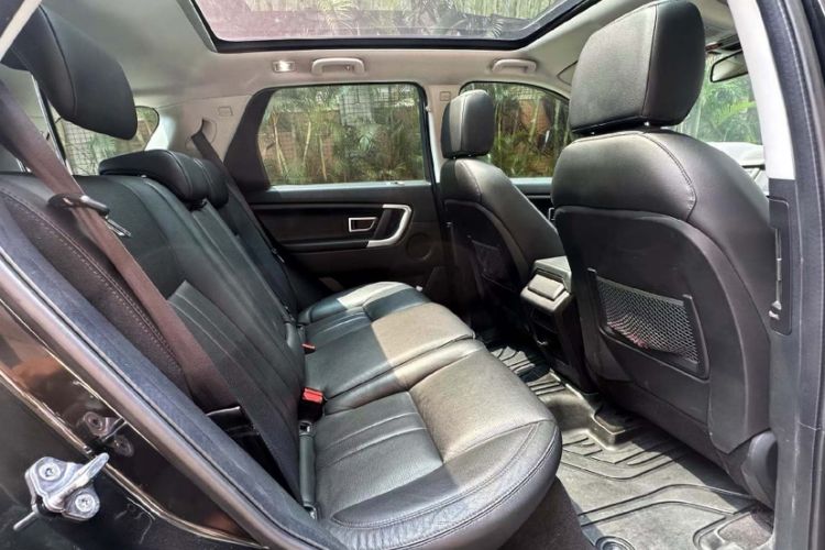 Used Land Rover Discovery Sport 2018 240 PS SE Version Interior 1