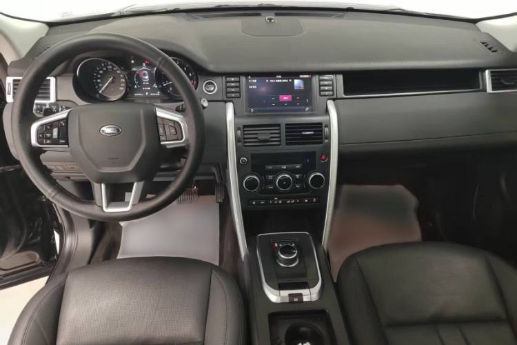 Used Land Rover Discovery Sport 2018 240 PS SE Version Interior 1