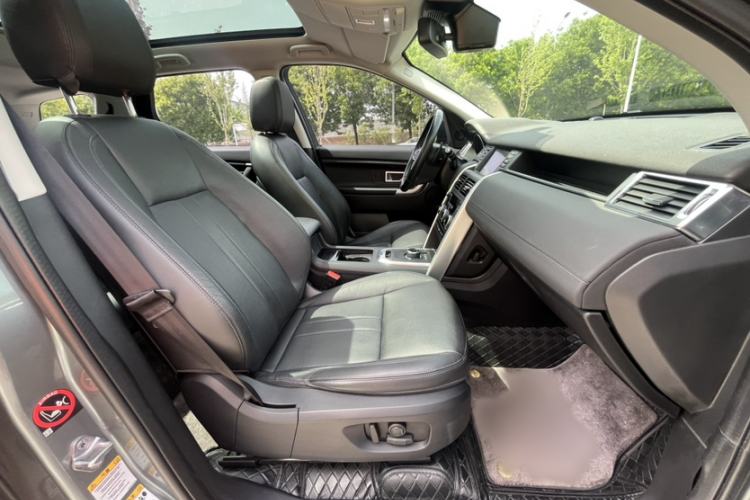 Used Land Rover Discovery Sport 2018 240 PS SE Version Interior 10