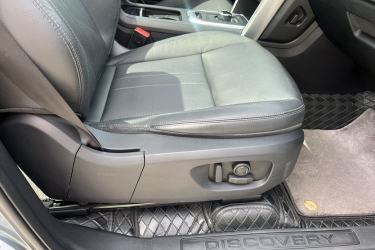 Used Land Rover Discovery Sport 2018 240 PS SE Version Interior 12