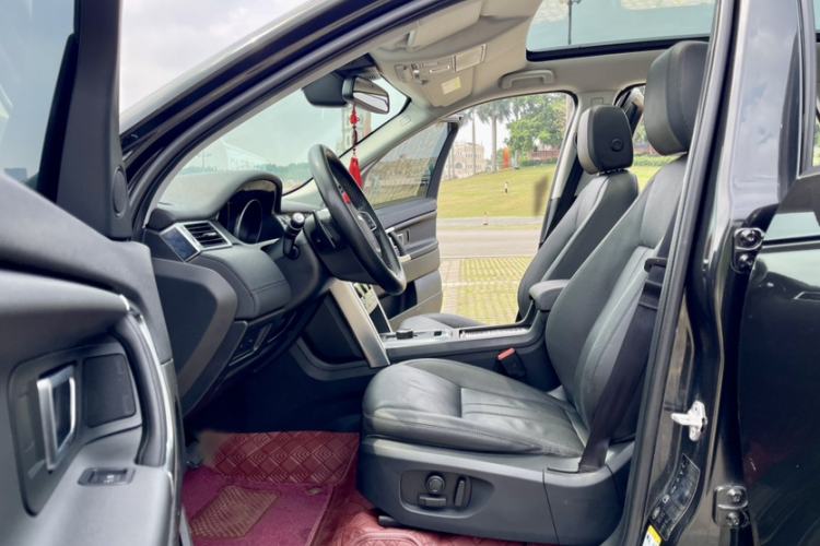 Used Land Rover Discovery Sport 2018 240 PS SE Version Interior 2
