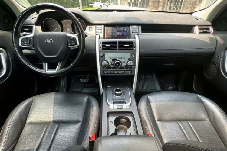 Used Land Rover Discovery Sport 2018 240 PS SE Version Interior 3