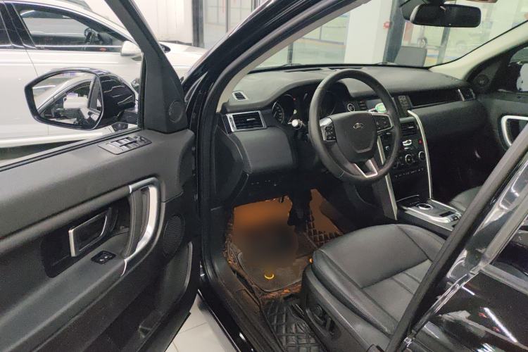 Used Land Rover Discovery Sport 2018 240 PS SE Version Interior 3