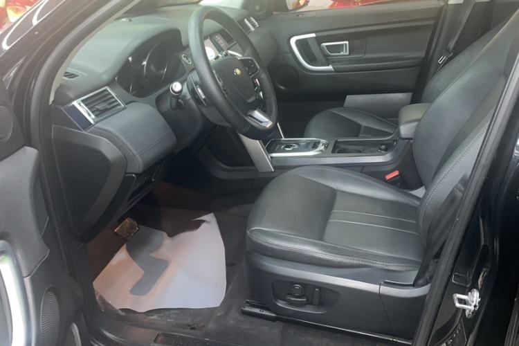 Used Land Rover Discovery Sport 2018 240 PS SE Version Interior 3