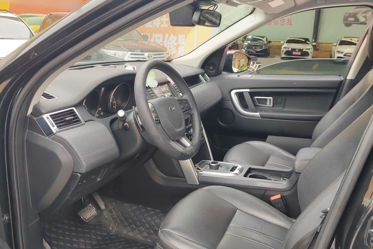 Used Land Rover Discovery Sport 2018 240 PS SE Version Interior 5