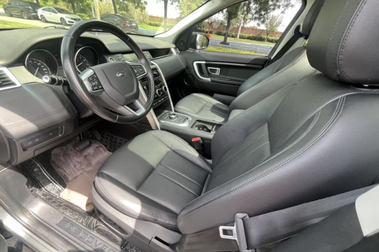 Used Land Rover Discovery Sport 2018 240 PS SE Version Interior 6