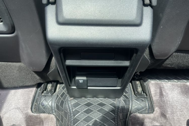 Used Land Rover Discovery Sport 2018 240 PS SE Version Interior 9
