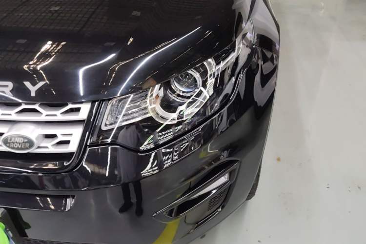 Used Land Rover Discovery Sport 2018 240 PS HSE Version Left Front Headlight