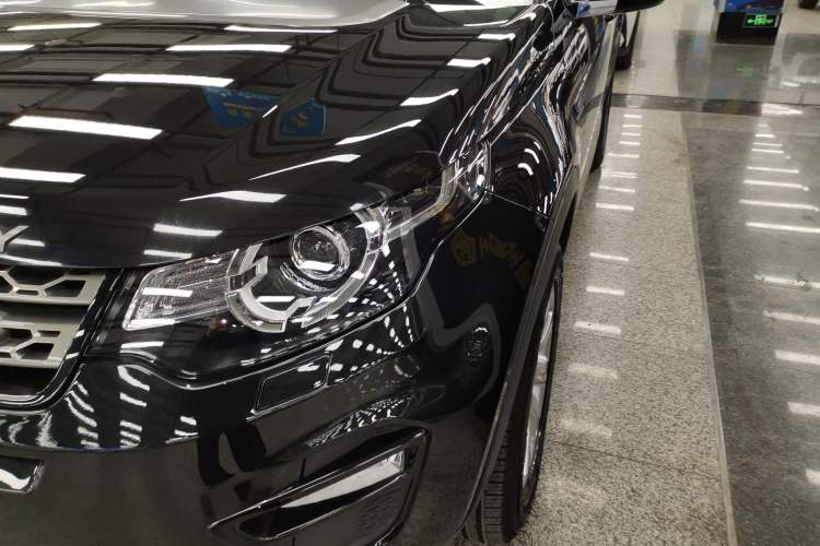 Used Land Rover Discovery Sport 2018 240 PS SE Version Left Front Headlight