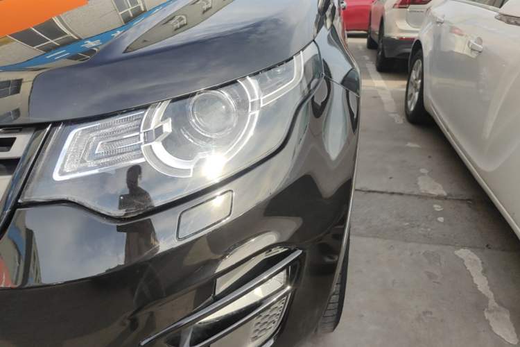 Used Land Rover Discovery Sport 2018 240 PS SE Version Left Front Headlight