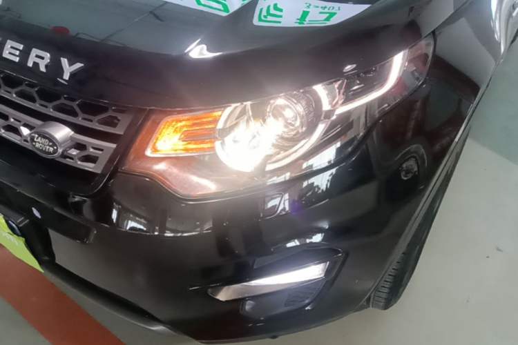 Used Land Rover Discovery Sport 2018 240 PS SE Version Left Front Headlight