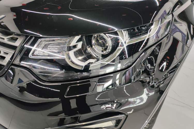 Used Land Rover Discovery Sport 2018 240 PS SE Version Left Front Headlight