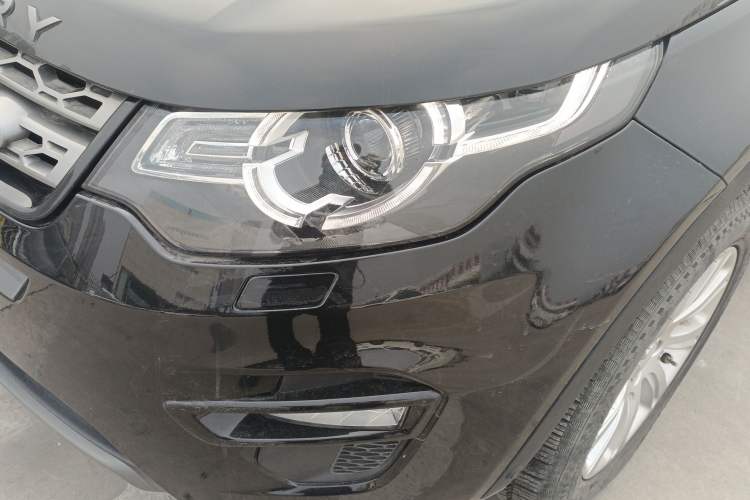 Used Land Rover Discovery Sport 2018 240 PS SE Version Left Front Headlight