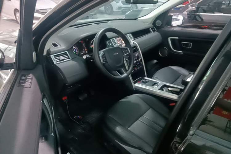 Used Land Rover Discovery Sport 2018 240 PS SE Version Left Front Seat