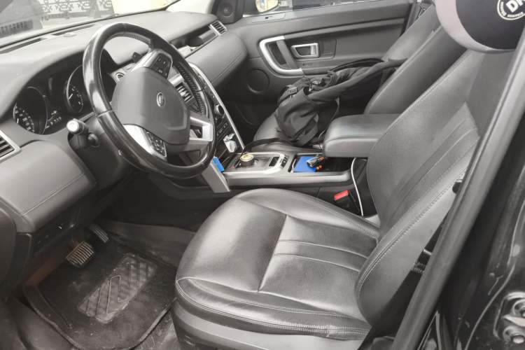 Used Land Rover Discovery Sport 2018 240 PS SE Version Left Front Seat