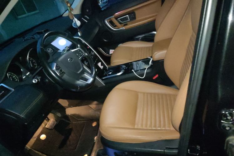 Used Land Rover Discovery Sport 2018 240 PS HSE LUXURY Edition Left Front Seat