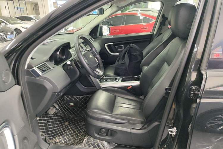 Used Land Rover Discovery Sport 2018 240 PS SE Version Left Front Seat