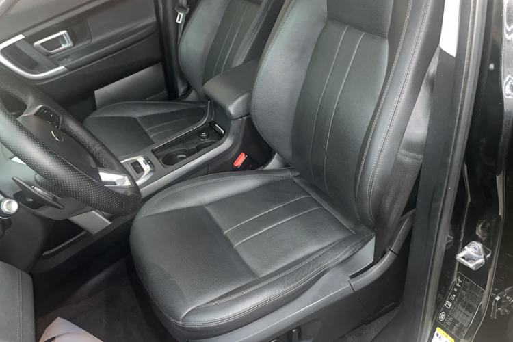 Used Land Rover Discovery Sport 2018 240 PS SE Version Left Front Seat
