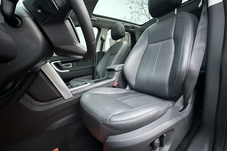 Used Land Rover Discovery Sport 2018 240 PS HSE Version Left Front Seat