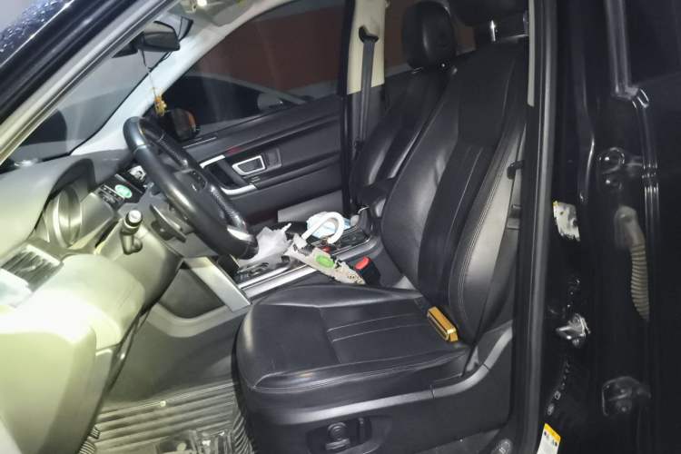 Used Land Rover Discovery Sport 2018 240 PS SE Version Left Front Seat