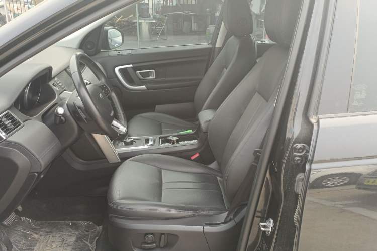 Used Land Rover Discovery Sport 2018 240 PS SE Version Left Front Seat