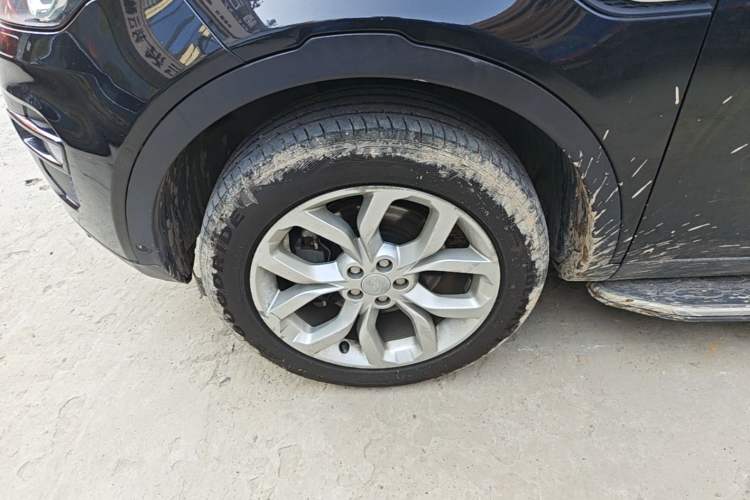 Used Land Rover Discovery Sport 2018 240 PS Zhiyue Limited Edition Left Front Wheel Hub