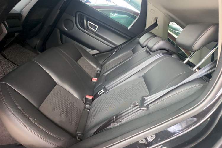 Used Land Rover Discovery Sport 2018 240 PS PURE Edition Left Rear Seat