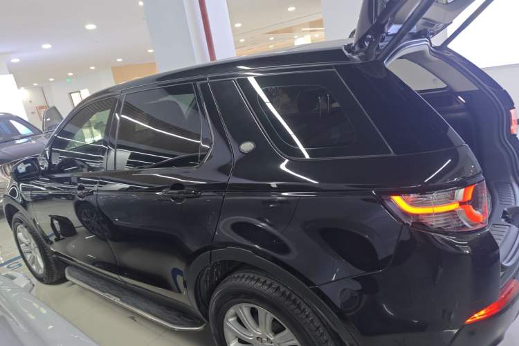 Used Land Rover Discovery Sport 2018 240 PS SE Version Left Side