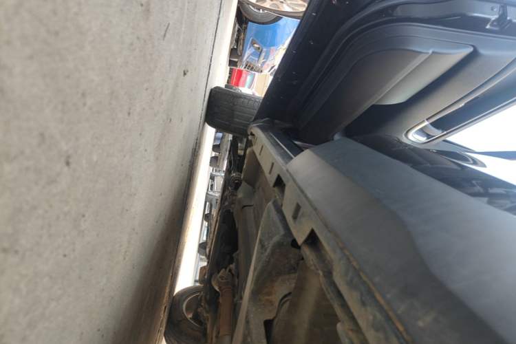 Used Land Rover Discovery Sport 2018 240 PS SE Version Left Side Sill