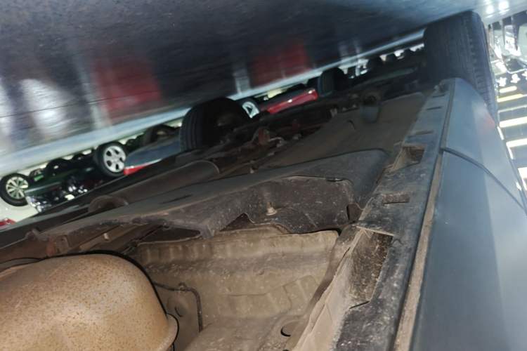 Used Land Rover Discovery Sport 2018 240 PS SE Version Left Side Sill