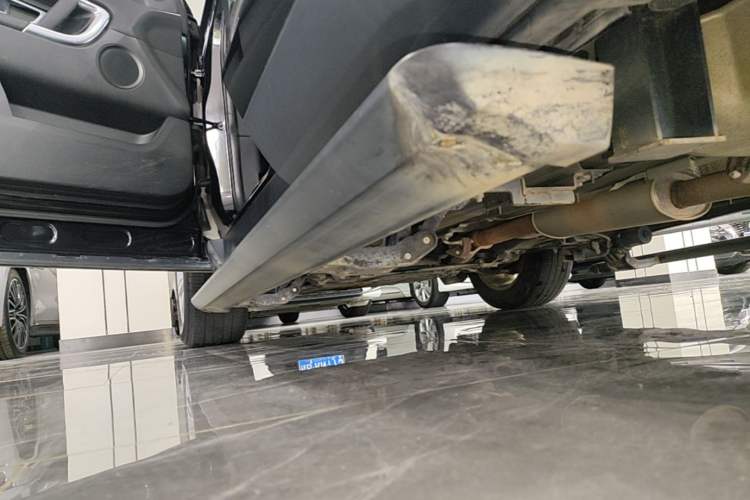 Used Land Rover Discovery Sport 2018 240 PS SE Version Left Side Sill