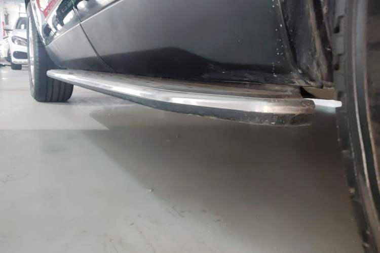 Used Land Rover Discovery Sport 2018 240 PS SE Version Left Side Sill