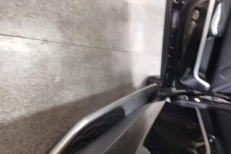 Used Land Rover Discovery Sport 2018 240 PS SE Version Left Side Sill