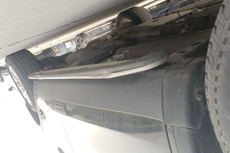 Used Land Rover Discovery Sport 2018 240 PS SE Version Left Side Sill