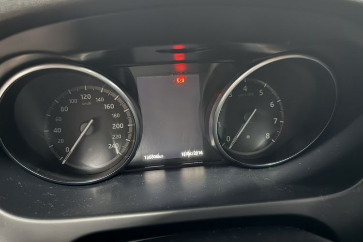 Used Land Rover Discovery Sport 2018 240 PS SE Version Odometer Close Up