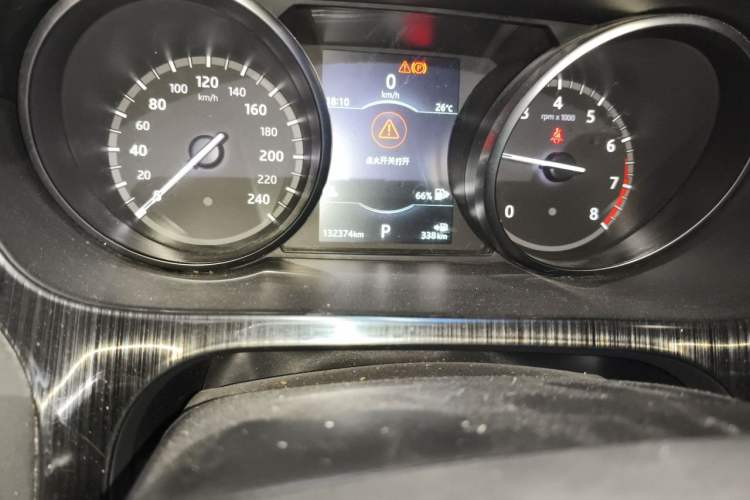 Used Land Rover Discovery Sport 2018 240 PS SE Version Odometer Close Up