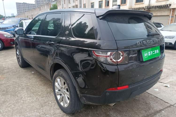 Used Land Rover Discovery Sport 2018 240 PS PURE Edition Rear Left 45 Deg