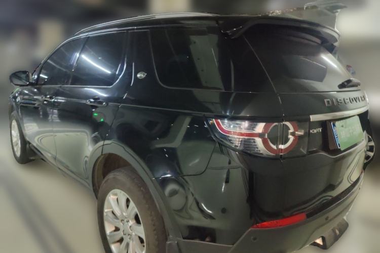 Used Land Rover Discovery Sport 2018 240 PS SE Version Rear Left 45 Deg