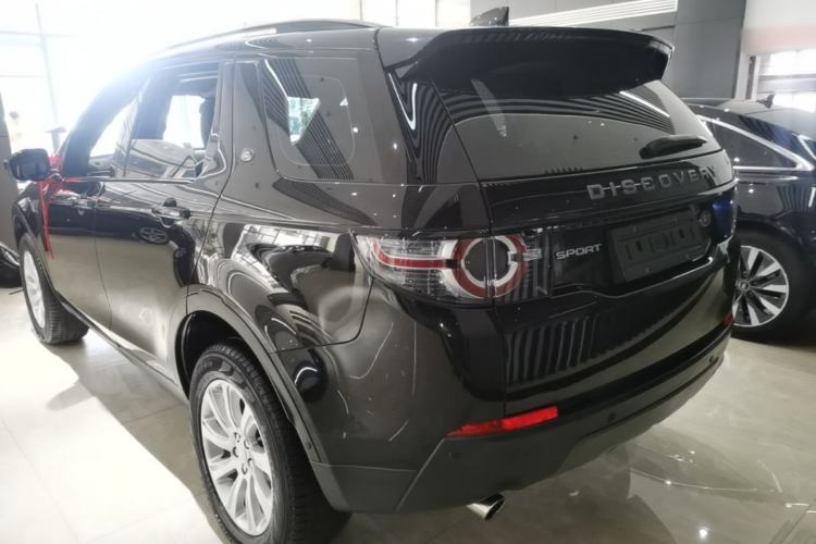 Used Land Rover Discovery Sport 2018 240 PS SE Version Rear Left 45 Deg