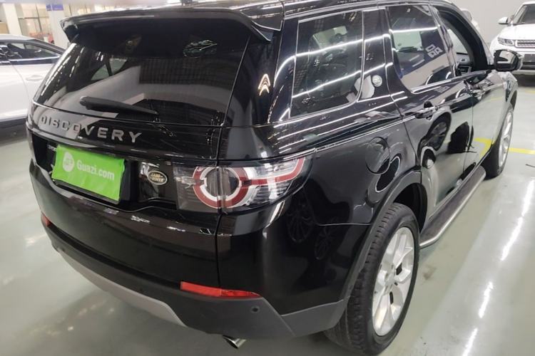 Used Land Rover Discovery Sport 2018 240 PS HSE Version Rear Right 45 Deg