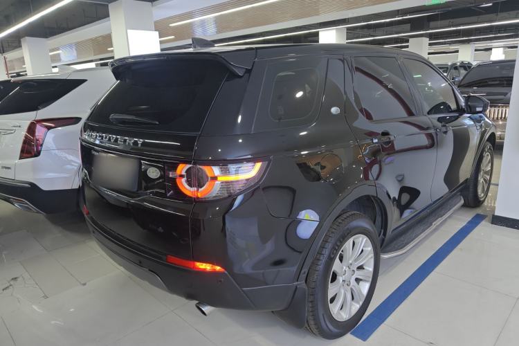 Used Land Rover Discovery Sport 2018 240 PS SE Version Rear Right 45 Deg
