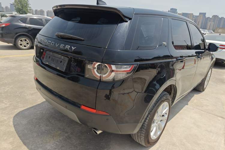 Used Land Rover Discovery Sport 2018 240 PS SE Version Rear Right 45 Deg