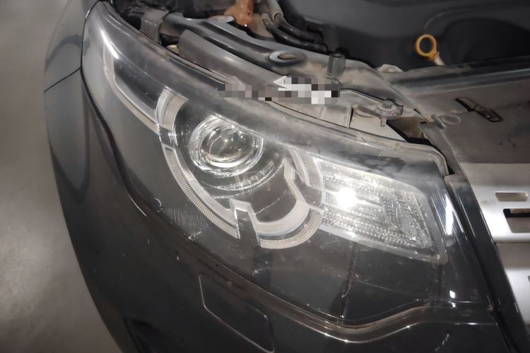 Used Land Rover Discovery Sport 2018 240 PS HSE Version Right Front Headlight