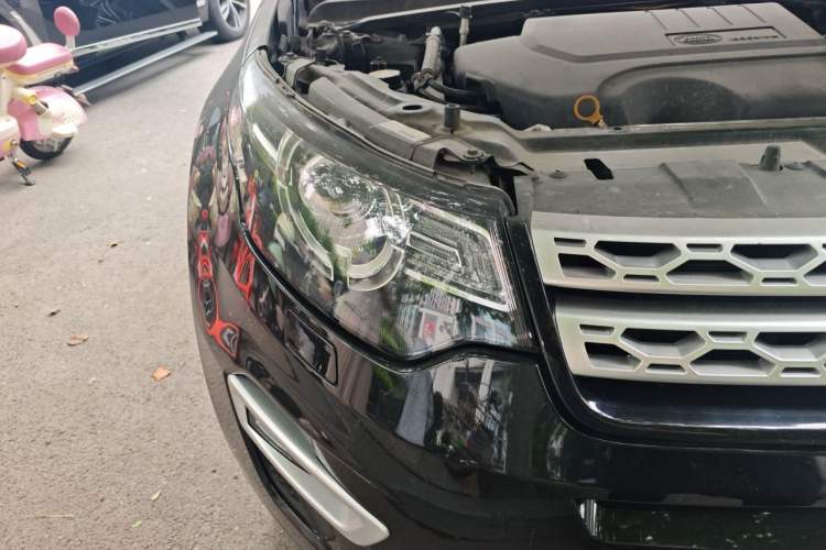 Used Land Rover Discovery Sport 2018 240 PS HSE LUXURY Edition Right Front Headlight