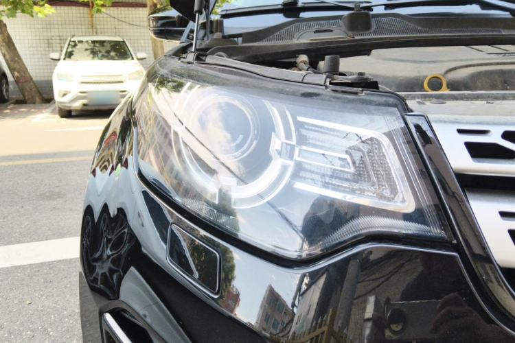 Used Land Rover Discovery Sport 2018 240 PS HSE Version Right Front Headlight